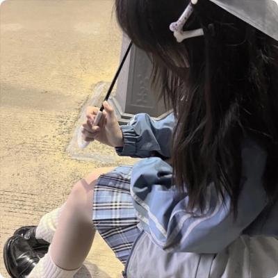 我的同桌是校花